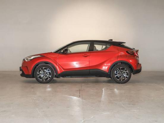 自动挡熄火要踩刹车吗,自动挡挂n档踩刹车吗