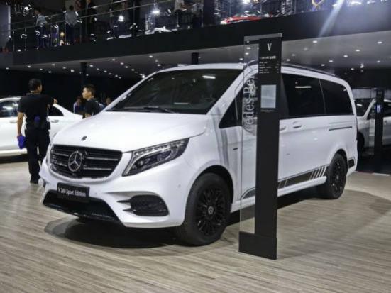 大众迈腾空调控制器在什么位置？(大众迈腾节温器滴水什么原因)