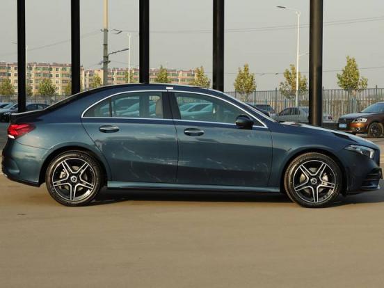 英菲尼迪qx80是不是四轮驱动的(英菲尼迪fx35油耗多少)