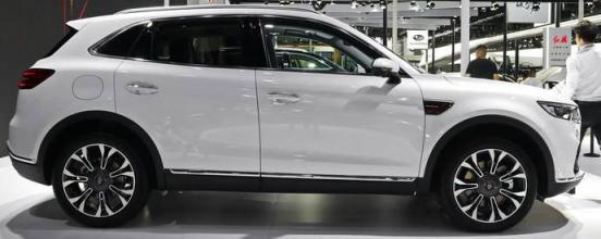 别克新君威点烟器保险丝是哪个,别克有天窗的车款(别克君威全景天窗是哪一款车)