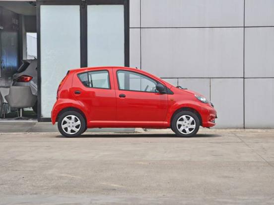 别克君越刹车片多少公里更换(别克君越什么时候首保)