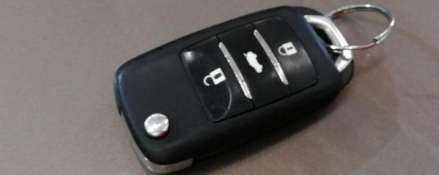 逸动plus钥匙功能介绍(长安逸动plus钥匙四个键)